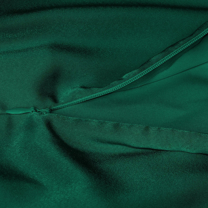 Emma | Ærmeløs Satin Kjole med Halterneck