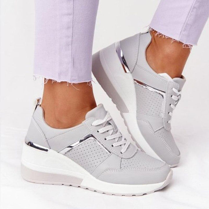 Essens Sneakers - Slut med smertefulde fødder!